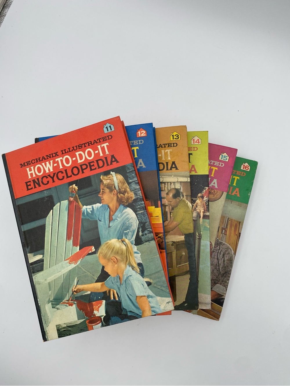 Mechanix Illustrated How-To-Do-It Encyclopedia 6-Volume Set Multicolor